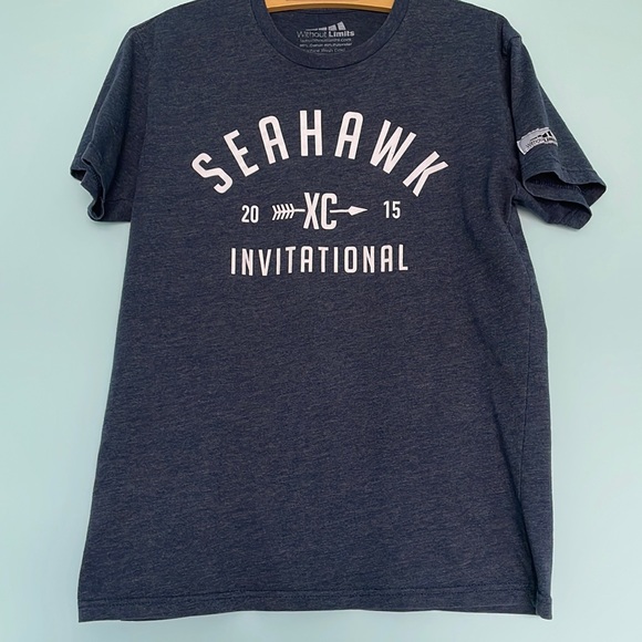 UNCW SEAHAWKS SS Tee - EUC - Picture 2 of 6